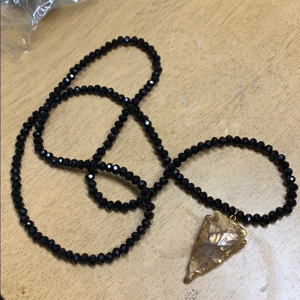 BOHO BEADS arrowhead necklace
